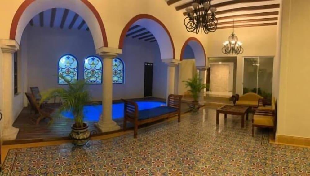 Hotel Catedral 巴利亚多利德 外观 照片